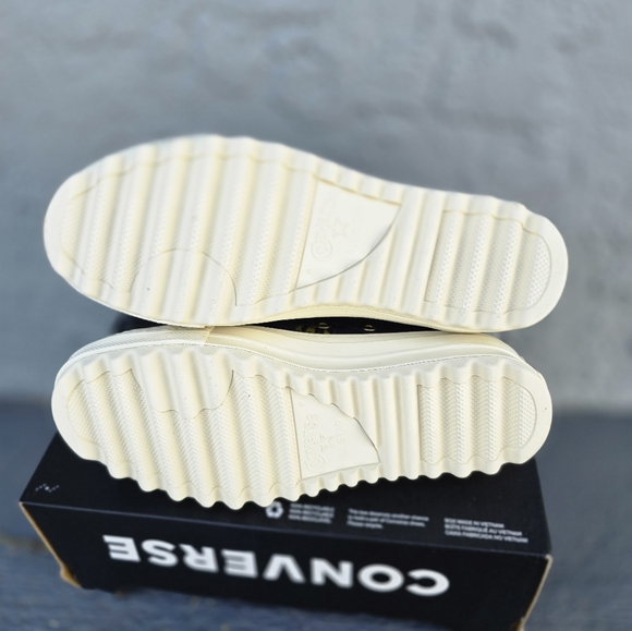 Floral converse - Picture 4 of 5